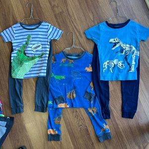 Lot of 3 sets of Carter’s PJ’s (6)